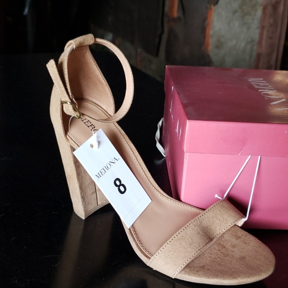 NEW! Merona Lulu Block Heel Pumps, Taupe/Tan - Picture 3 of 5